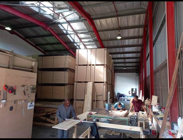 332M² WAREHOUSE TO LET IN SPRINGFIELD